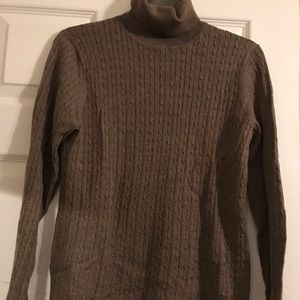 Brooks brothers 100% merino wool turtleneck. M